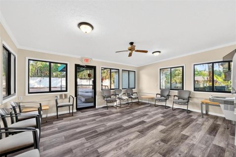 Commercial property in Eustis, Florida 181.16 sq.m. № 2329114 - photo 3