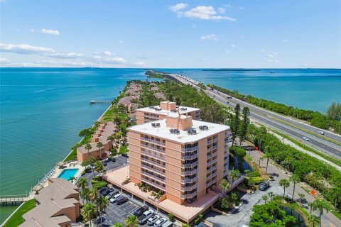 Condo in Saint Petersburg, Florida, 2 bedrooms № 2166929