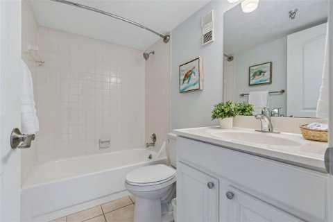 Condo in Saint Petersburg, Florida, 2 bedrooms  № 2166929 - photo 26