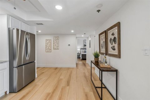 Condo in Saint Petersburg, Florida, 2 bedrooms  № 2166929 - photo 22