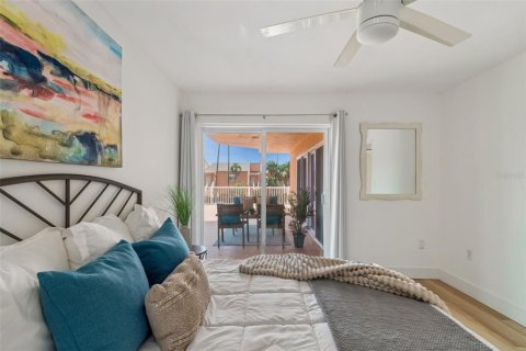 Condo in Saint Petersburg, Florida, 2 bedrooms  № 2166929 - photo 25