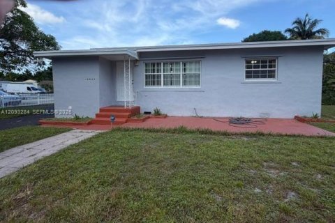 Casa en venta en North Miami, Florida, 2 dormitorios, 69.12 m2 № 2382078 - foto 3