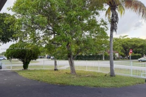 Casa en venta en North Miami, Florida, 2 dormitorios, 69.12 m2 № 2382078 - foto 5