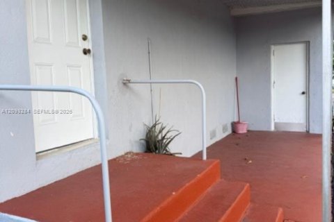 Casa en venta en North Miami, Florida, 2 dormitorios, 69.12 m2 № 2382078 - foto 6