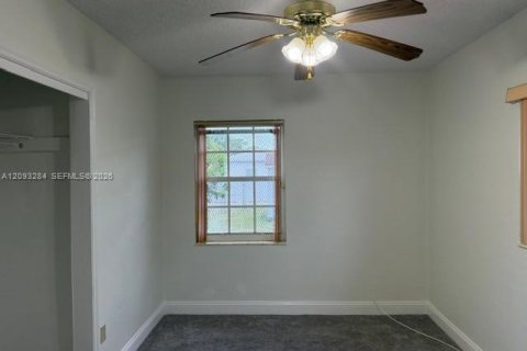 Casa en venta en North Miami, Florida, 2 dormitorios, 69.12 m2 № 2382078 - foto 17