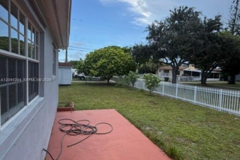 Casa en venta en North Miami, Florida, 2 dormitorios, 69.12 m2 № 2382078 - foto 9