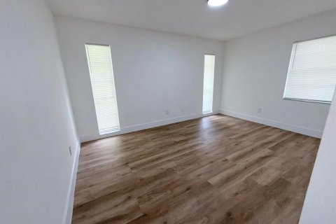House in Kissimmee, Florida 4 bedrooms, 161.84 sq.m. № 2259217 - photo 30