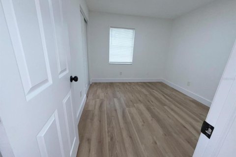 House in Kissimmee, Florida 4 bedrooms, 161.84 sq.m. № 2259217 - photo 29