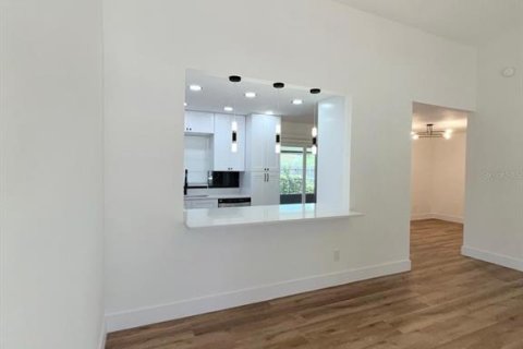 House in Kissimmee, Florida 4 bedrooms, 161.84 sq.m. № 2259217 - photo 15