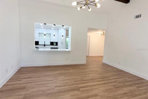 House in Kissimmee, Florida 4 bedrooms, 161.84 sq.m. № 2259217 - photo 19