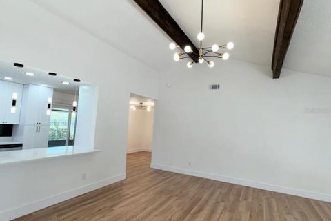 House in Kissimmee, Florida 4 bedrooms, 161.84 sq.m. № 2259217 - photo 14