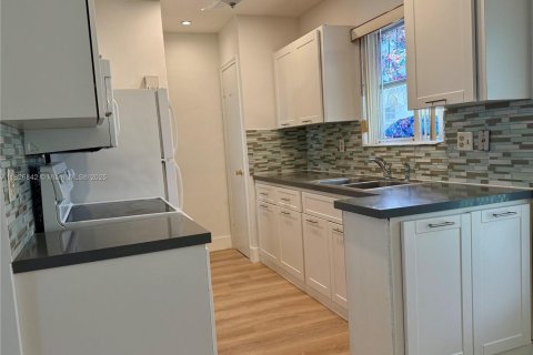 Condominio en alquiler en Hollywood, Florida, 1 dormitorio, 56.86 m2 № 1798734 - foto 6
