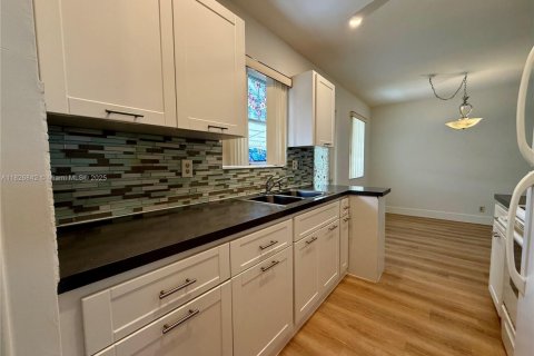 Condominio en alquiler en Hollywood, Florida, 1 dormitorio, 56.86 m2 № 1798734 - foto 9