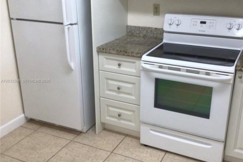 Condo in Miami, Florida, 2 bedrooms № 2078782