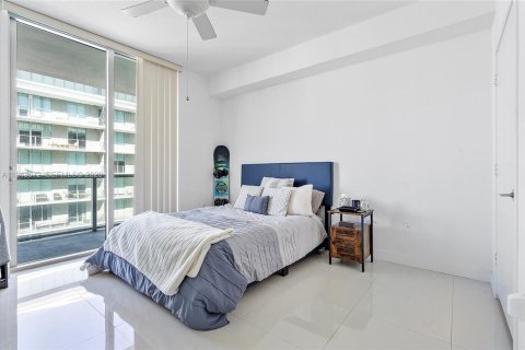Condo in Miami, Florida, 2 bedrooms  № 2000932 - photo 10