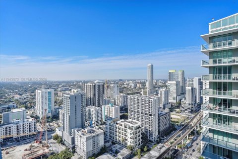 Condo in Miami, Florida, 2 bedrooms  № 2000932 - photo 21