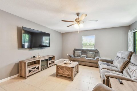 Casa en venta en Ruskin, Florida, 5 dormitorios, 180.6 m2 № 1821358 - foto 10