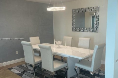 Condominio en venta en Sunny Isles Beach, Florida, 2 dormitorios, 149.02 m2 № 1875326 - foto 4