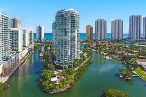 Condominio en venta en Sunny Isles Beach, Florida, 2 dormitorios, 149.02 m2 № 1875326 - foto 1