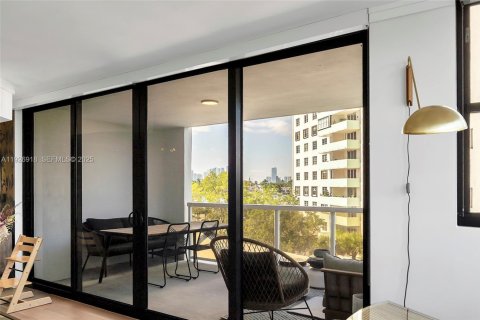 Copropriété à vendre à Miami Beach, Floride: 2 chambres, 170.66 m2 № 1986306 - photo 10