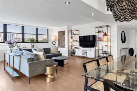 Copropriété à vendre à Miami Beach, Floride: 2 chambres, 170.66 m2 № 1986306 - photo 15