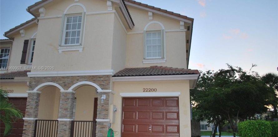 Adosado en Cutler Bay, Florida 4 dormitorios, 157 m2 № 2030805