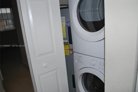 Adosado en alquiler en Cutler Bay, Florida, 4 dormitorios, 157 m2 № 2030805 - foto 14