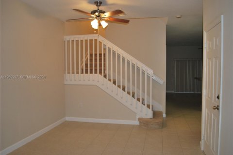 Adosado en alquiler en Cutler Bay, Florida, 4 dormitorios, 157 m2 № 2030805 - foto 4