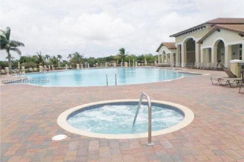 Adosado en alquiler en Cutler Bay, Florida, 4 dormitorios, 157 m2 № 2030805 - foto 18