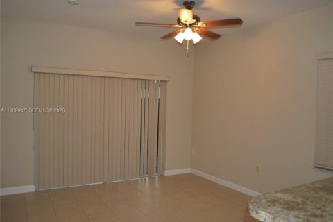 Adosado en alquiler en Cutler Bay, Florida, 4 dormitorios, 157 m2 № 2030805 - foto 5