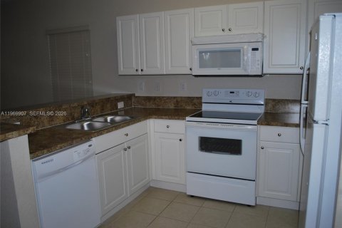 Adosado en alquiler en Cutler Bay, Florida, 4 dormitorios, 157 m2 № 2030805 - foto 2
