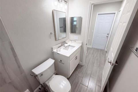 House in Weeki Wachee, Florida 2 bedrooms, 101.08 sq.m. № 2329184 - photo 12