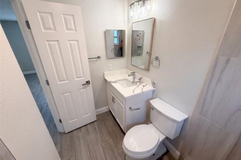 House in Weeki Wachee, Florida 2 bedrooms, 101.08 sq.m. № 2329184 - photo 18