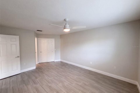 House in Weeki Wachee, Florida 2 bedrooms, 101.08 sq.m. № 2329184 - photo 16
