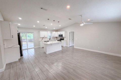 House in Weeki Wachee, Florida 2 bedrooms, 101.08 sq.m. № 2329184 - photo 20