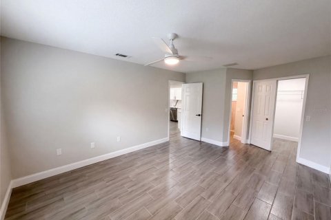 House in Weeki Wachee, Florida 2 bedrooms, 101.08 sq.m. № 2329184 - photo 4