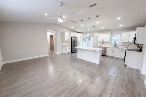House in Weeki Wachee, Florida 2 bedrooms, 101.08 sq.m. № 2329184 - photo 19