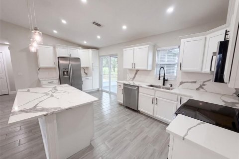 House in Weeki Wachee, Florida 2 bedrooms, 101.08 sq.m. № 2329184 - photo 26
