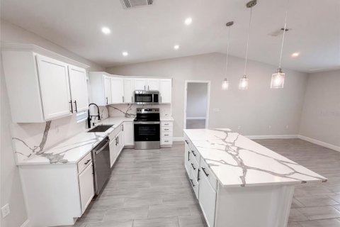 House in Weeki Wachee, Florida 2 bedrooms, 101.08 sq.m. № 2329184 - photo 22