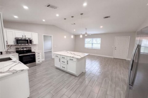 House in Weeki Wachee, Florida 2 bedrooms, 101.08 sq.m. № 2329184 - photo 27