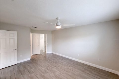 House in Weeki Wachee, Florida 2 bedrooms, 101.08 sq.m. № 2329184 - photo 15