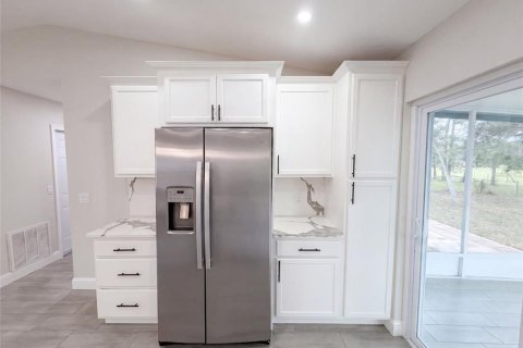 House in Weeki Wachee, Florida 2 bedrooms, 101.08 sq.m. № 2329184 - photo 24