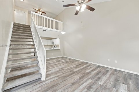 Touwnhouse à vendre à West Palm Beach, Floride: 2 chambres, 105.63 m2 № 2384880 - photo 18