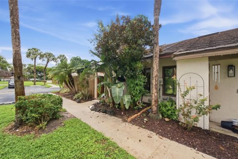 Touwnhouse à vendre à West Palm Beach, Floride: 2 chambres, 105.63 m2 № 2384880 - photo 3
