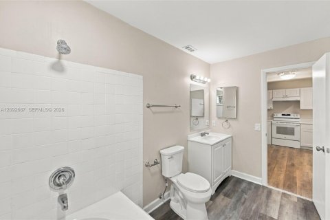 Touwnhouse à vendre à West Palm Beach, Floride: 2 chambres, 105.63 m2 № 2384880 - photo 13