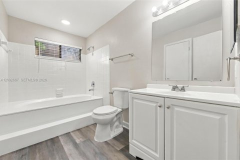 Touwnhouse à vendre à West Palm Beach, Floride: 2 chambres, 105.63 m2 № 2384880 - photo 12