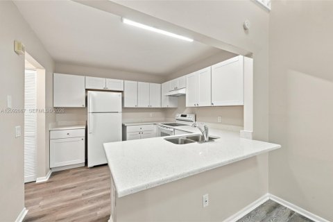 Touwnhouse à vendre à West Palm Beach, Floride: 2 chambres, 105.63 m2 № 2384880 - photo 8
