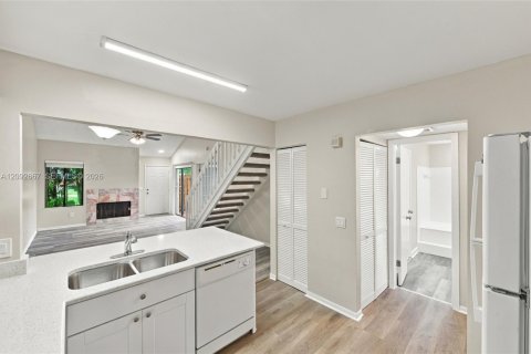 Touwnhouse à vendre à West Palm Beach, Floride: 2 chambres, 105.63 m2 № 2384880 - photo 11