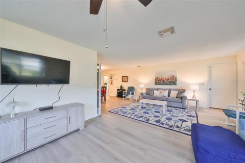 Condominio en venta en Sun City Center, Florida, 2 dormitorios, 106.84 m2 № 1531362 - foto 5