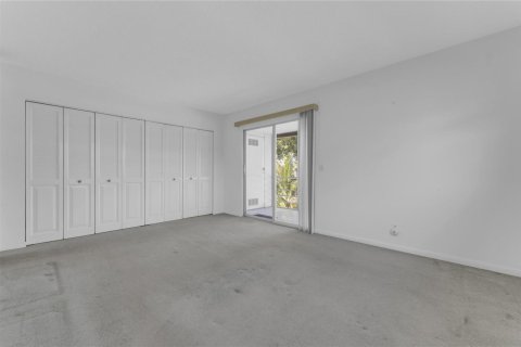 Condo in Deerfield Beach, Florida, 1 bedroom  № 2247034 - photo 17